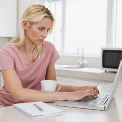 A doação de óvulos é uma alternativa para mulheres que querem engravidar mais tarde